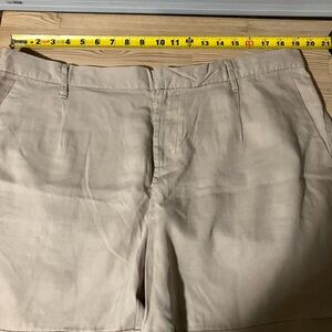 Women’s Tan Shorts OLD NAVY